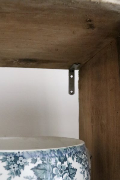 etageres (équerre à l'arrière pour fixation mur)