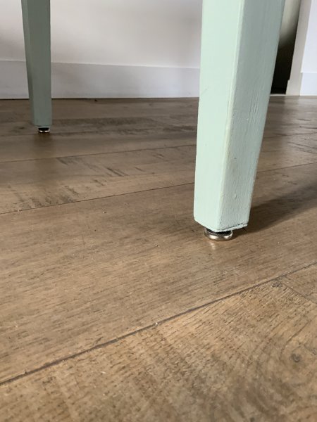 Table piétement vert 