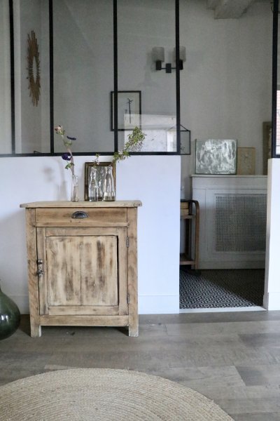 1 buffet en bois poncé